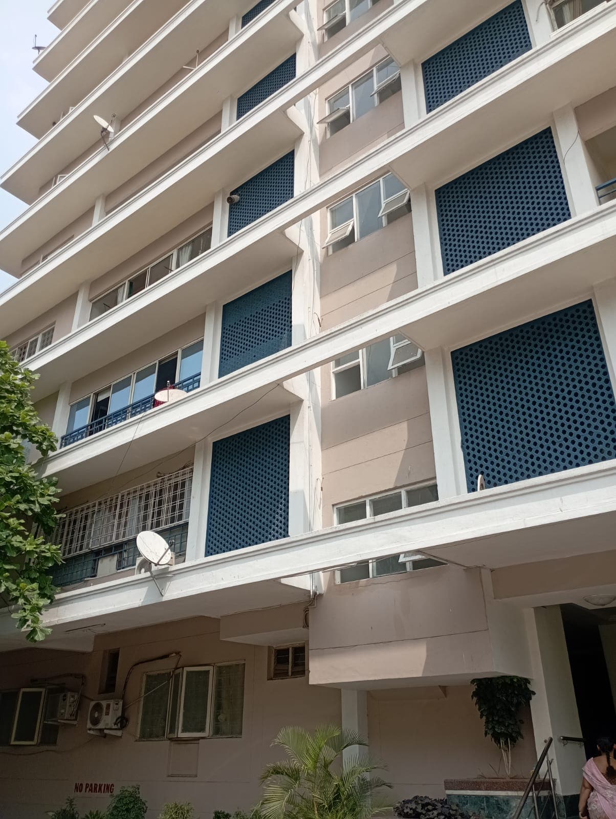 Side elevation and balconies of Asafjahi Towers